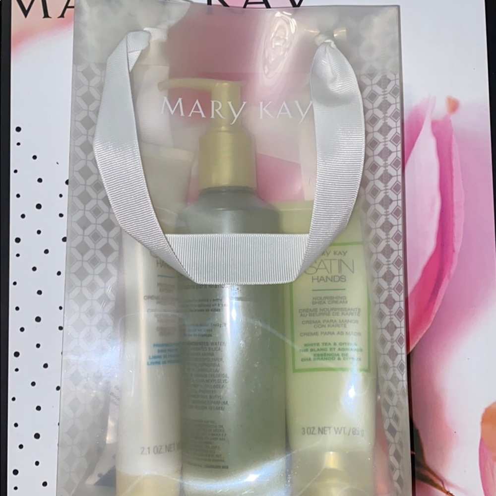 Mary Kay Satin Hands Bundle